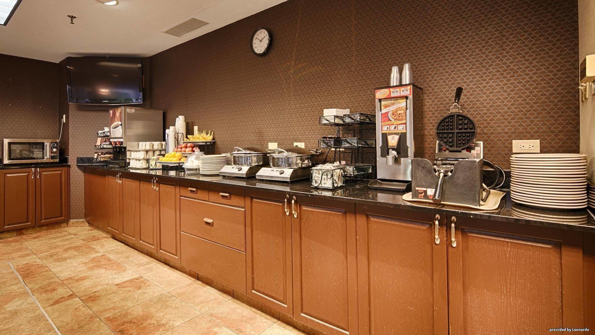 Hotel Western Airport 3*